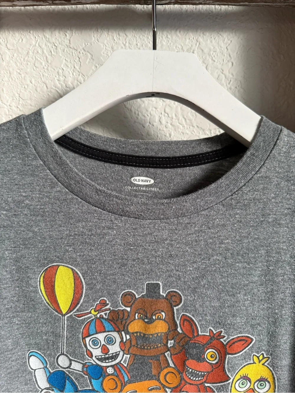 Old Navy Collectibles Five Nights of Freddy’s Graphic T-Shirt sz: L or 10/12